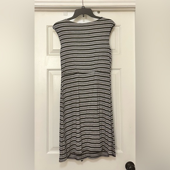 Small Black and White Striped Faded Glory Sleeveless Dress. - Picture 4 of 5